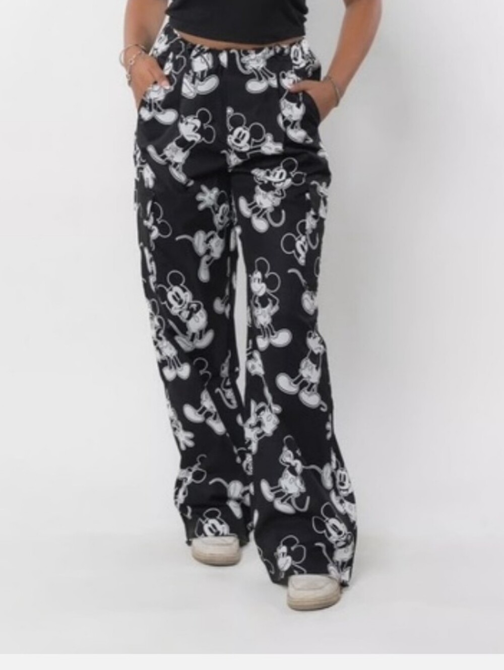 🖤Disney x Cakeworthy Mickey Cargo Pants Women M